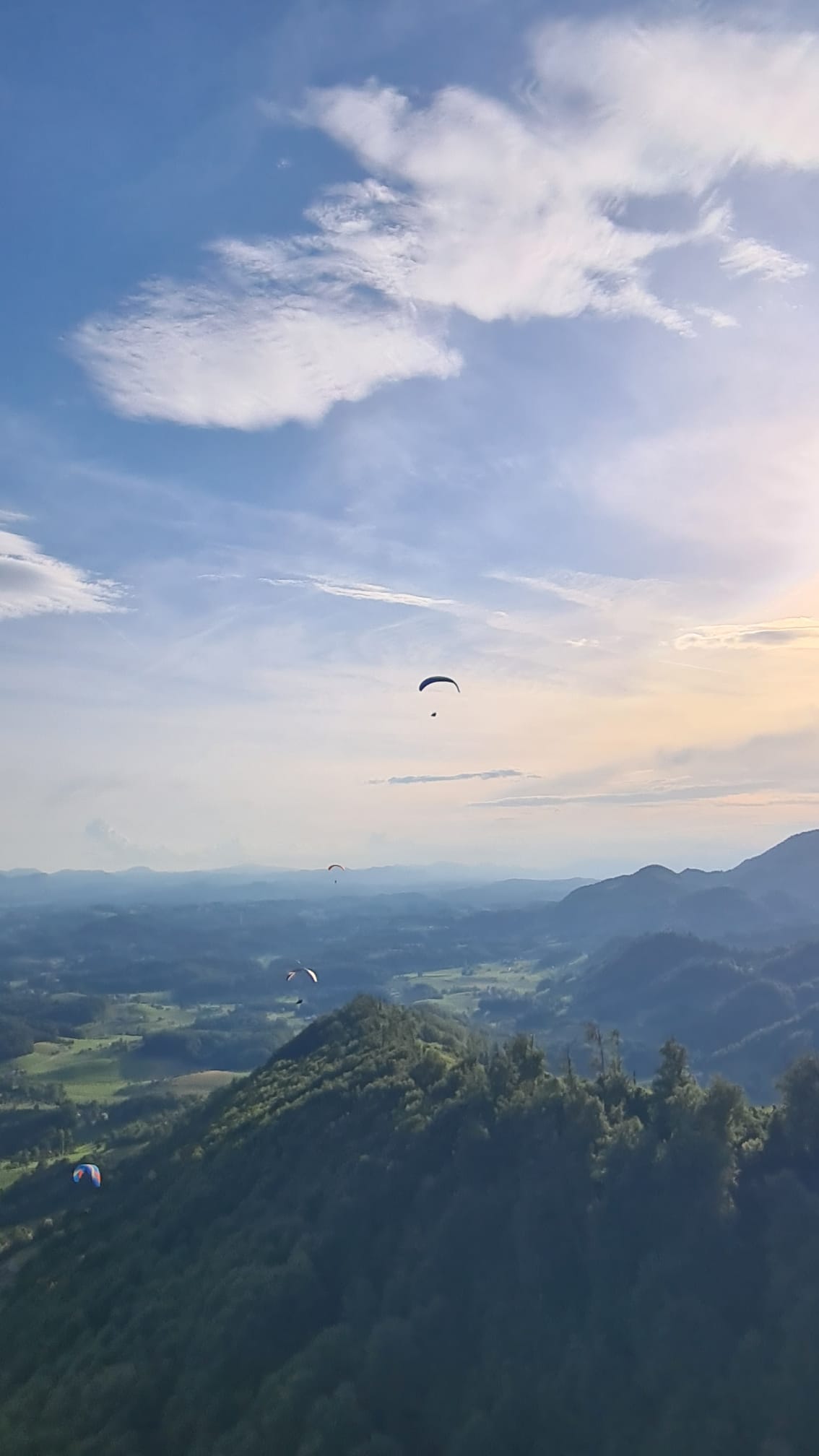 Jedrilice nad dolinom Krapine